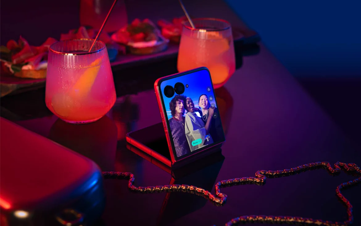 descubre-que-puedes-hacer-desde-la-pantalla-externa-del-motorola-razr-60-ultra