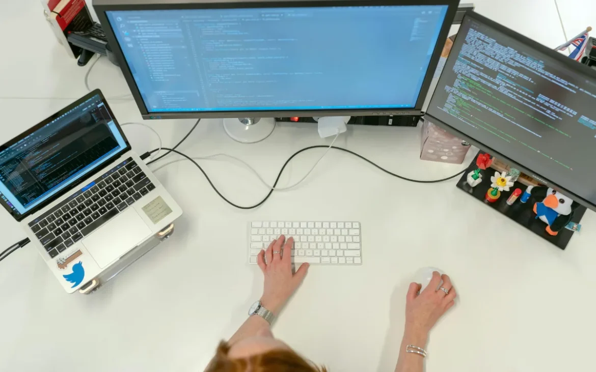 ClickHouse y Postgres: desarrollo de aplicaciones de datos e IA en tiempo real